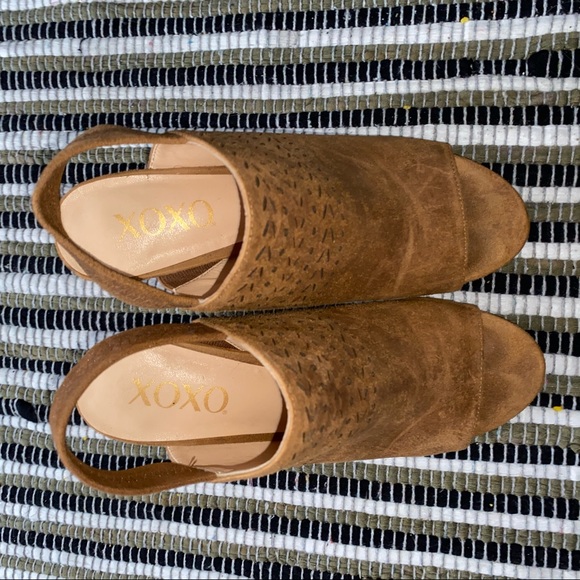 XOXO Women’s Peep Toe Heel Booties - Picture 3 of 5